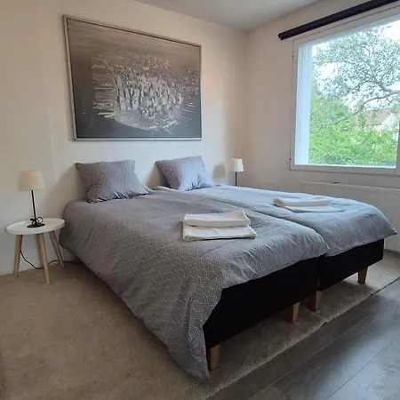 Cozy Two-room In Semi-detached House In The Impivaara Environment * 图尔库