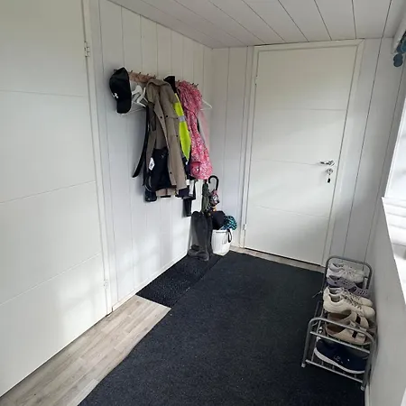 Cozy Two-room In Semi-detached House In The Impivaara Environment 公寓 *